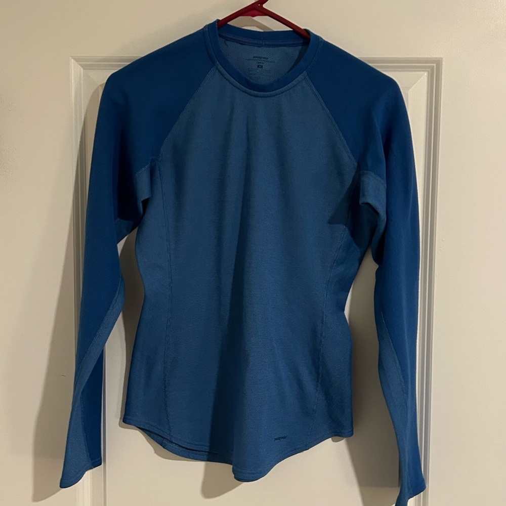 Patagonia Two-Tone Blue Performance Capilene for Women: Size: Medium